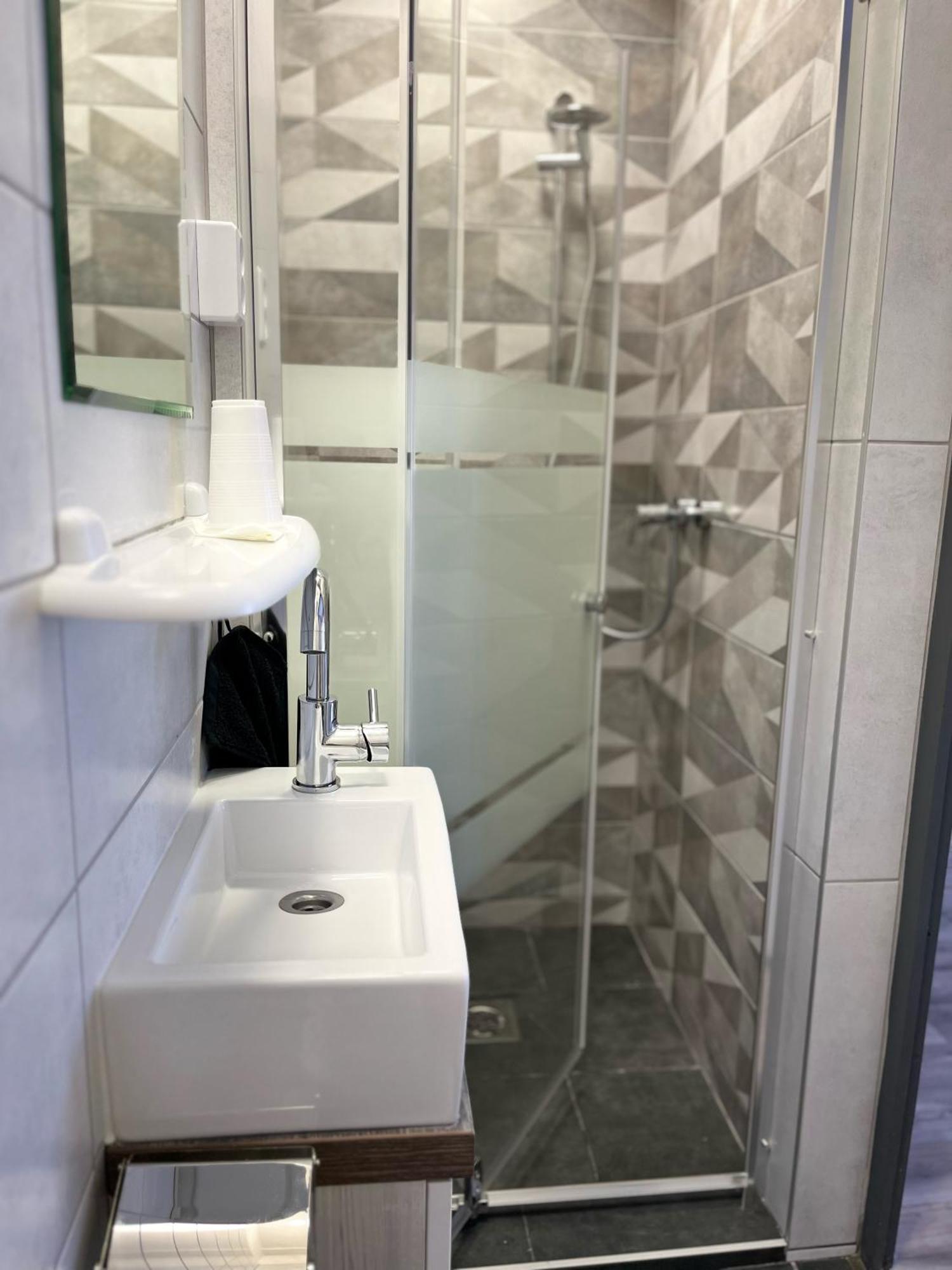 Centr00M Apartman Dunafoldvar Exteriér fotografie